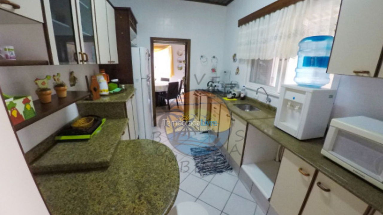 House for vacation rental in Bombinhas (Praia de Bombas)