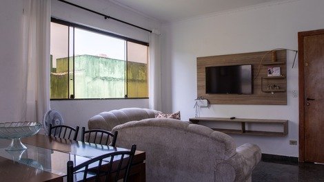 Triplex penthouse for up to 9 people in Guarujá with wi-fi and swimming pool