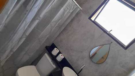 Casa com três dormitórios e área de churrasco no Castelo Branco