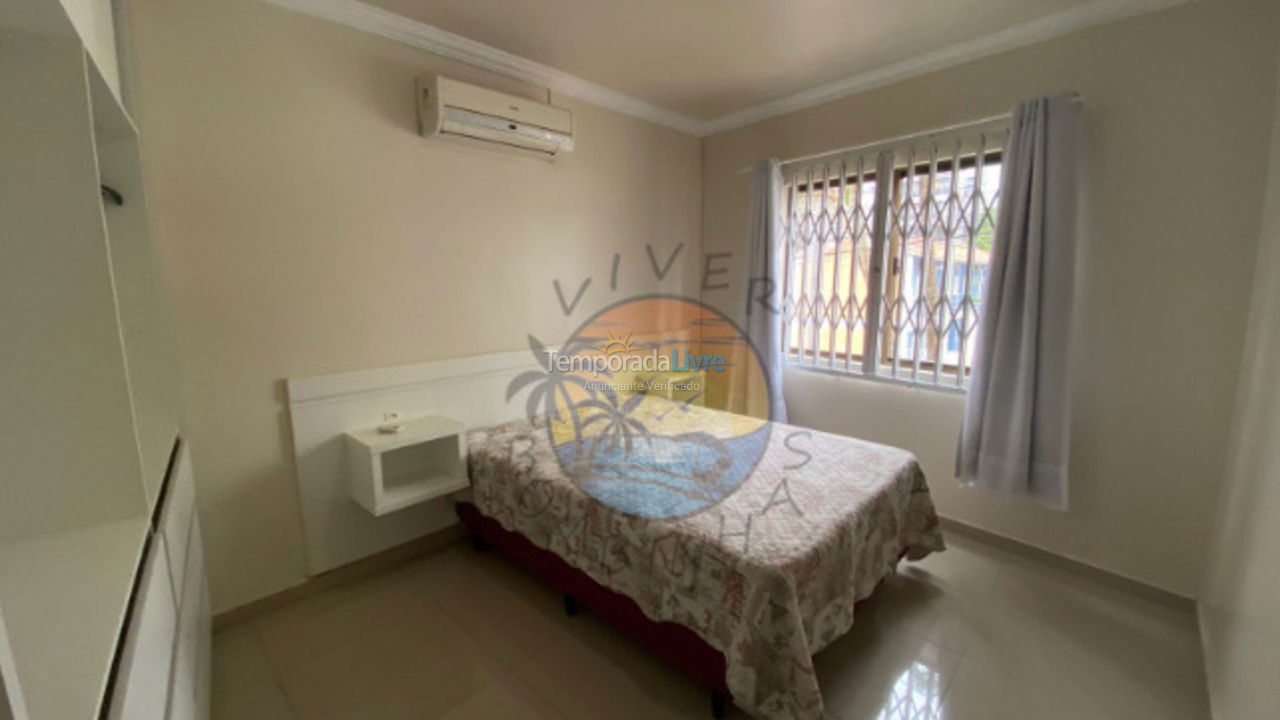 Apartment for vacation rental in Bombinhas (Praia de Bombinhas)