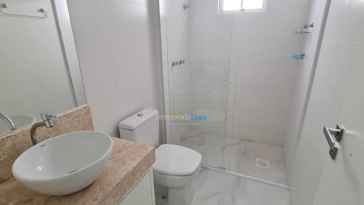 Apartamento para aluguel de temporada em Itapema (Meia Praia)