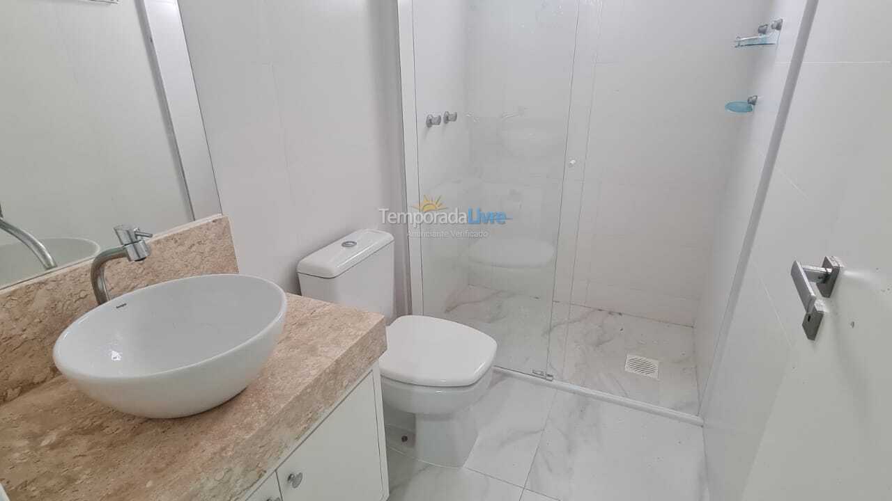 Apartamento para aluguel de temporada em Itapema (Meia Praia)