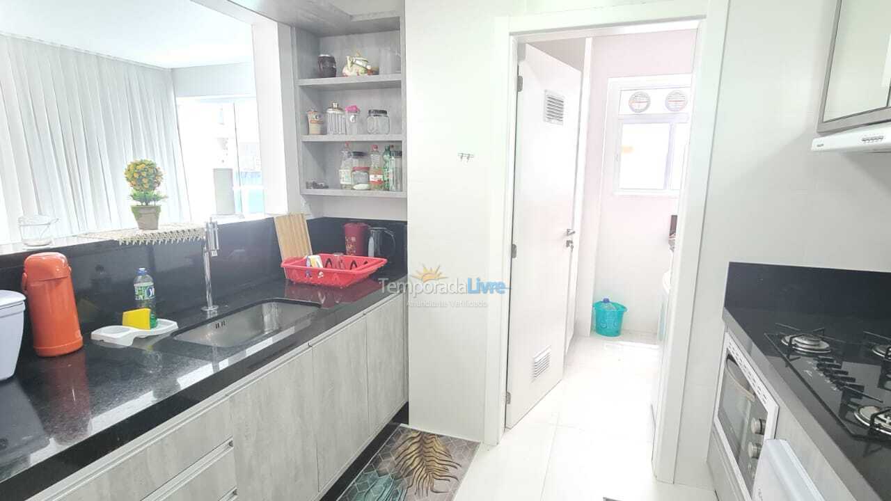 Apartamento para aluguel de temporada em Itapema (Meia Praia)