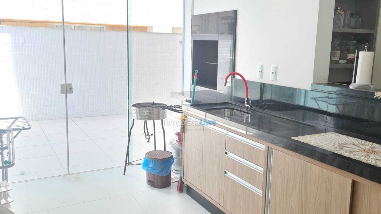 Apartamento para aluguel de temporada em Itapema (Meia Praia)