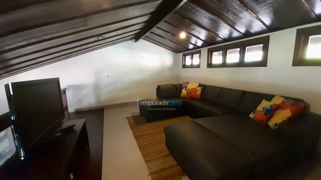 Casa para alquiler de vacaciones em São Sebastião (Praia da Baleia)