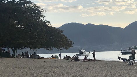 Praia da armação a 100 metros da casa 