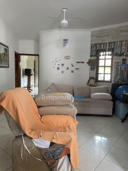 Casa para alquiler de vacaciones em Caraguatatuba (Cidade Jardim)