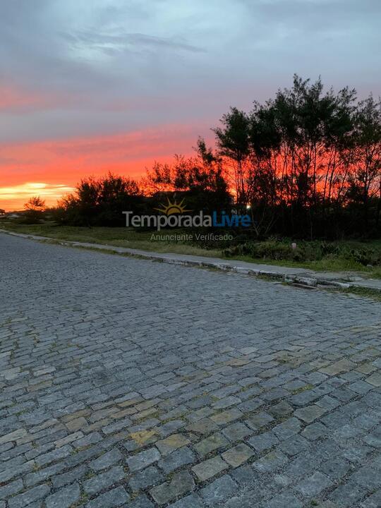 Casa para alquiler de vacaciones em Cabo Frio (Praia das Dunas)