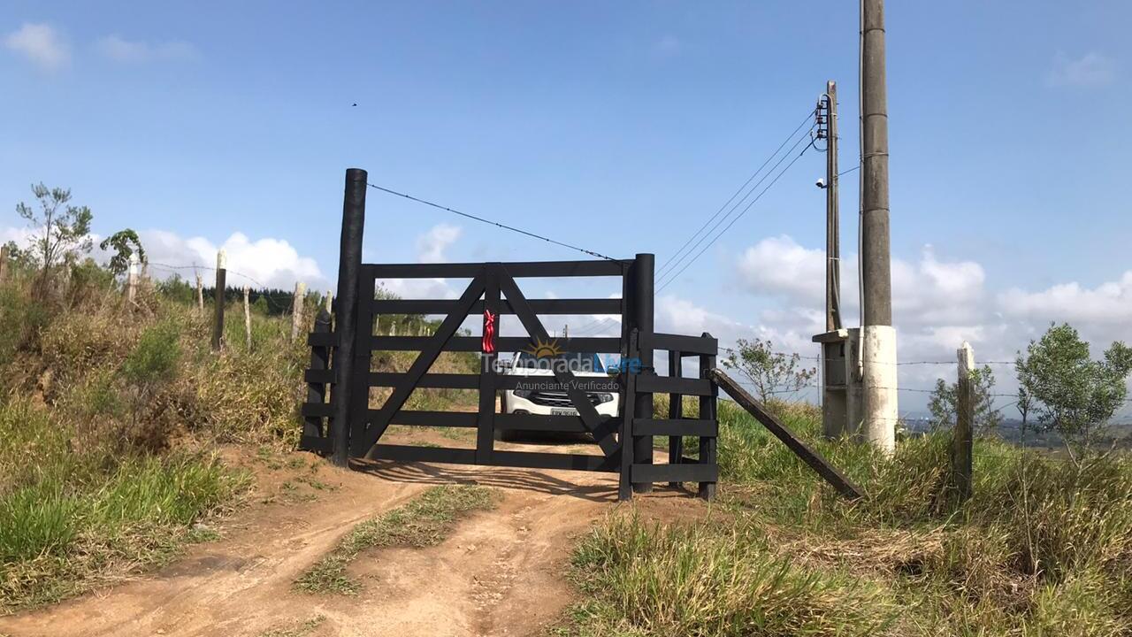 Casa para aluguel de temporada em São José dos Campos (Serra)