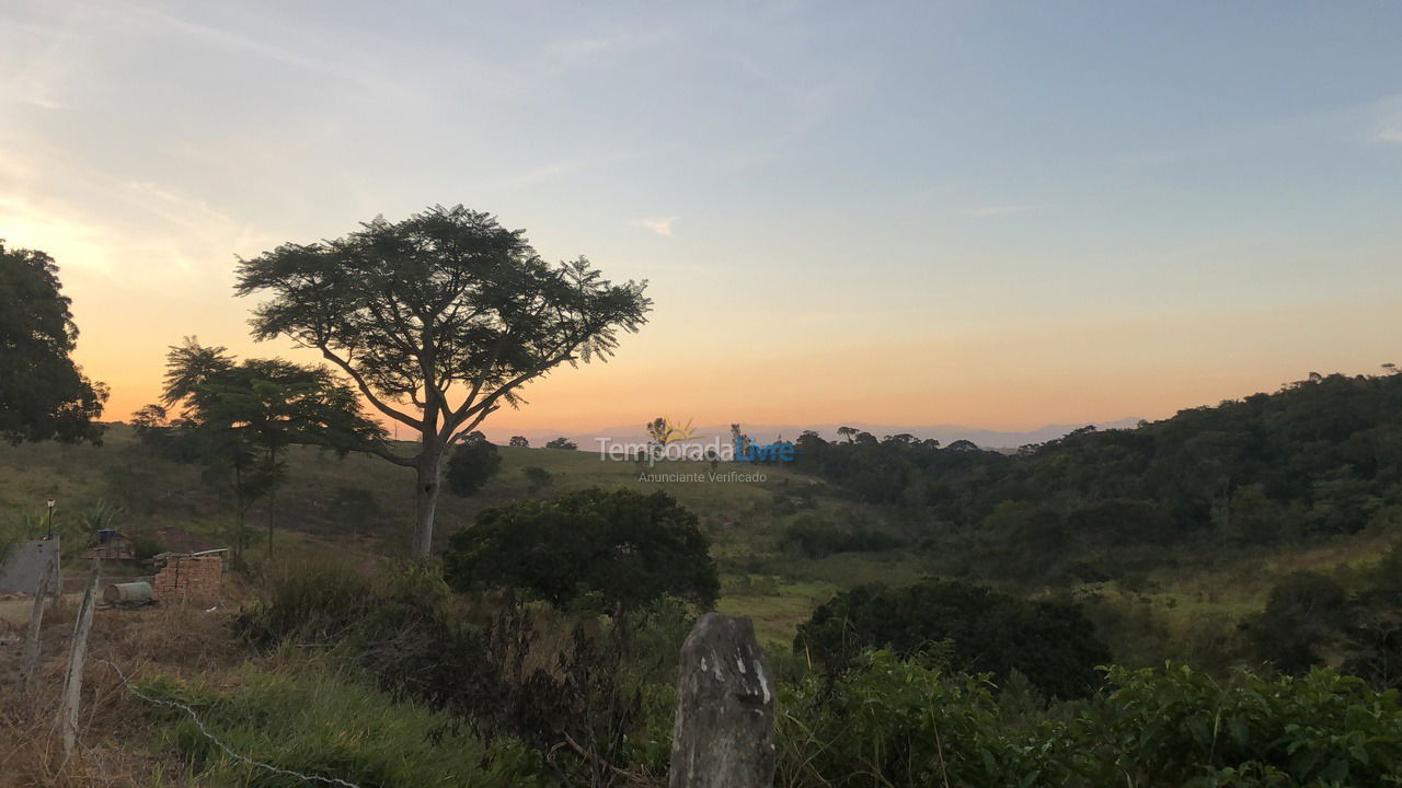 Casa para aluguel de temporada em São José dos Campos (Serra)