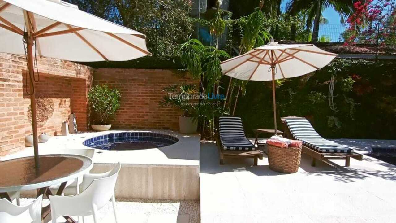 House for vacation rental in São Sebastião (Praia da Baleia)