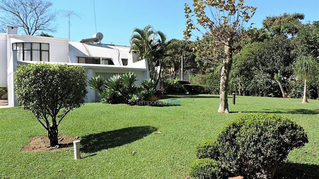 Casa para aluguel de temporada em Carapicuíba (Jardim Colonial)