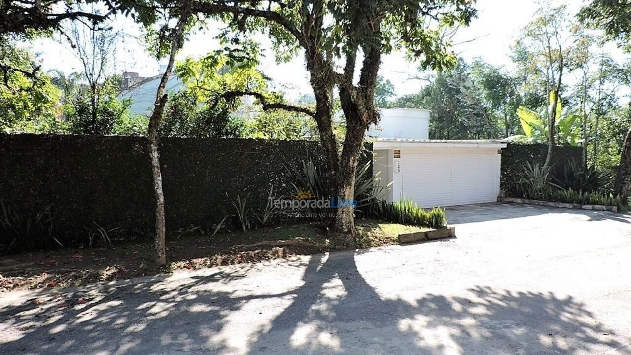 Casa para aluguel de temporada em Carapicuíba (Jardim Colonial)