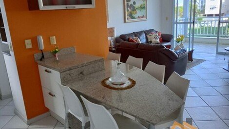 6028 – Ótimo apartamento para locação de tempora em Jurerê!