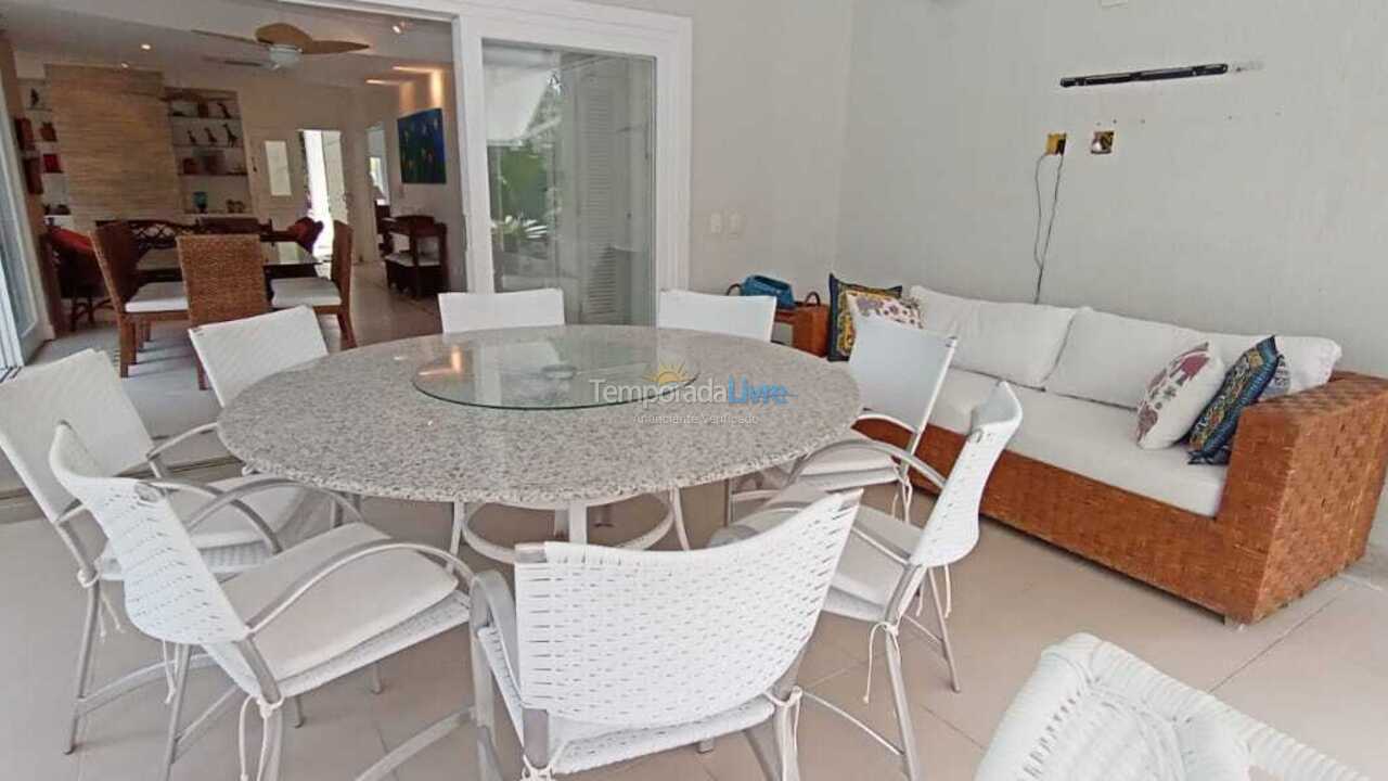 House for vacation rental in São Sebastião (Praia da Baleia)