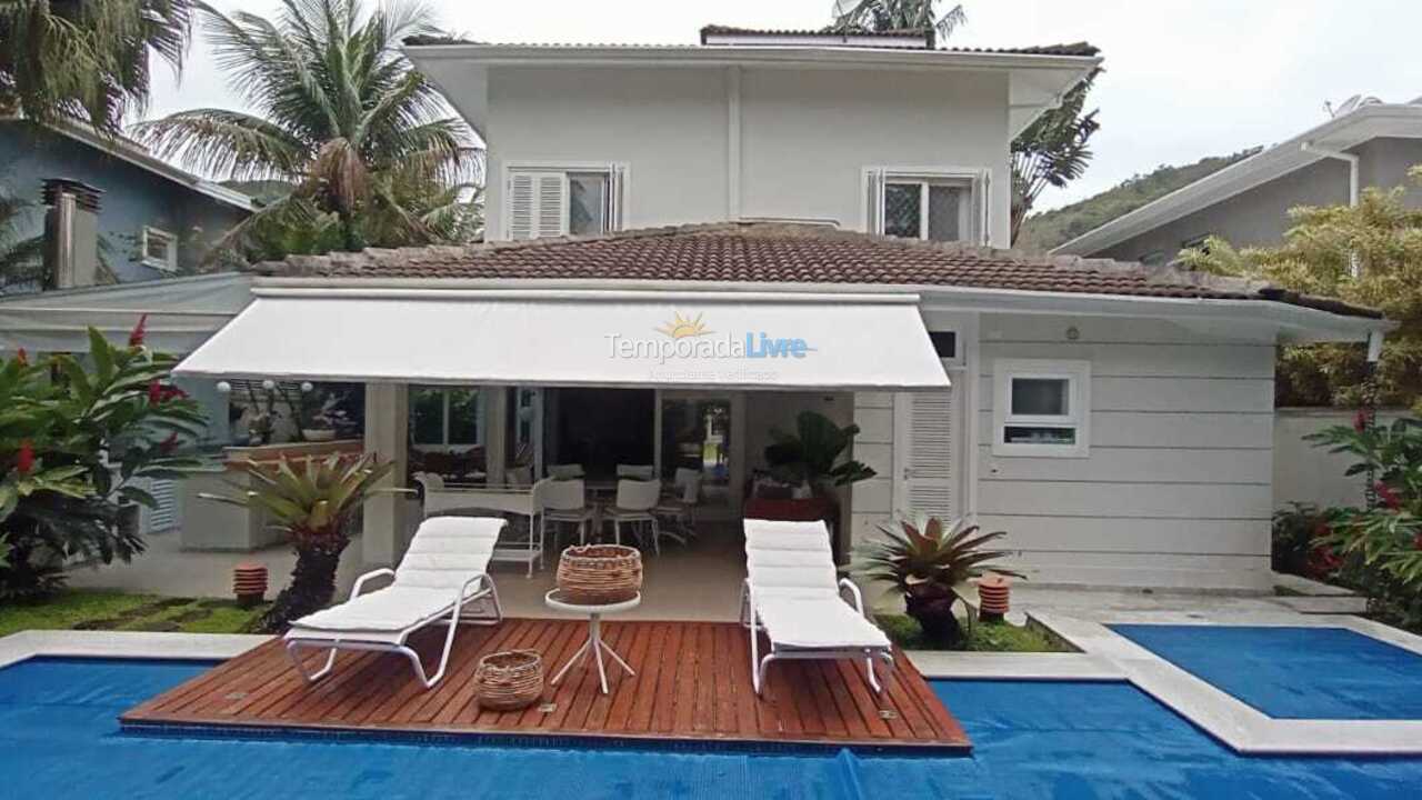 Casa para alquiler de vacaciones em São Sebastião (Praia da Baleia)