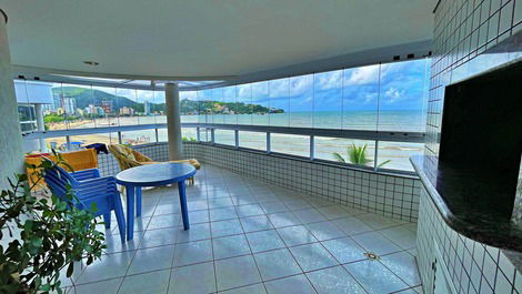 Apartamento frente mar com 4 dormitórios Itapema centro SC