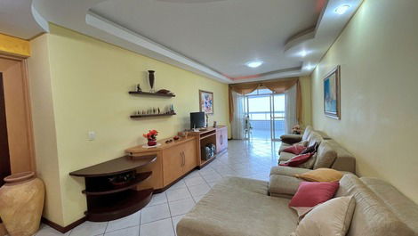 4 bedroom apartment facing the sea Itapema SC