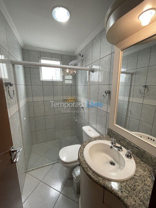 Apartamento para aluguel de temporada em Itapema (Meia Praia)