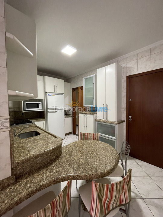 Apartamento para aluguel de temporada em Itapema (Meia Praia)