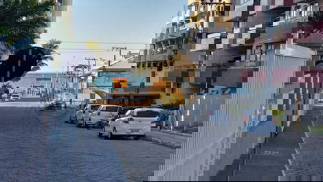 APARTMENT IN THE CENTER OF THE BEACH - CLOSE TO THE BEACH AND GENERAL SHOPPING