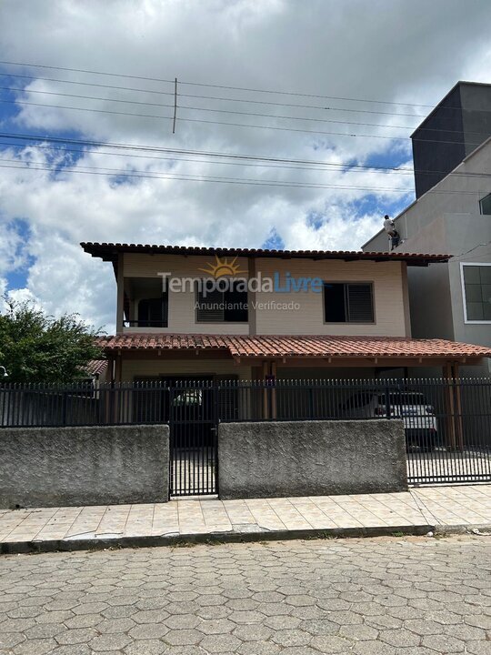 Chácara / sítio para aluguel de temporada em Bombinhas (Canto Grande)