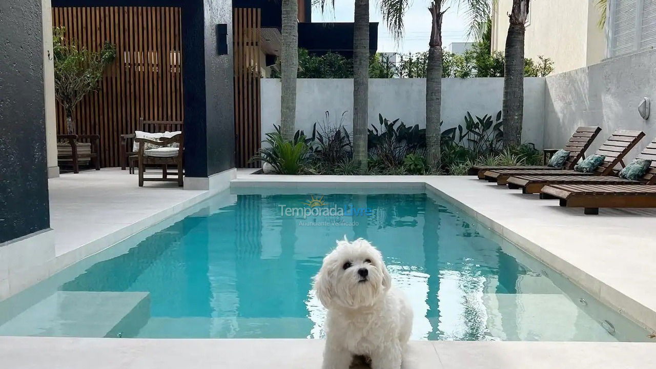 Casa para aluguel de temporada em Florianopolis (Jurerê Internacional)