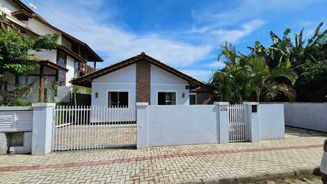 Casa para alugar em Bombinhas - Mariscal