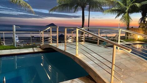 House with 6 suites and pool on Juquehy Beach