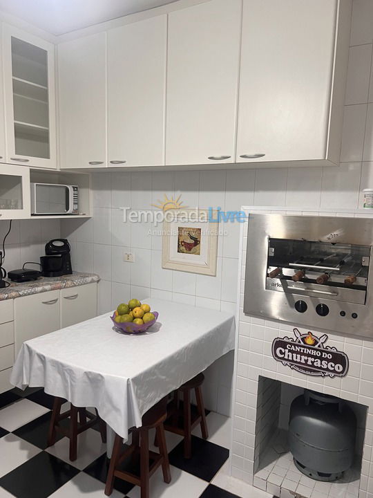 Apartamento para aluguel de temporada em Guarujá (Pitangueiras)