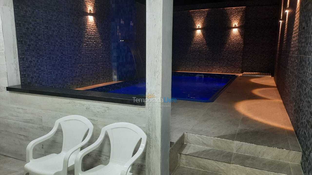 Casa para aluguel de temporada em Praia Grande (Balneário Maracanã)