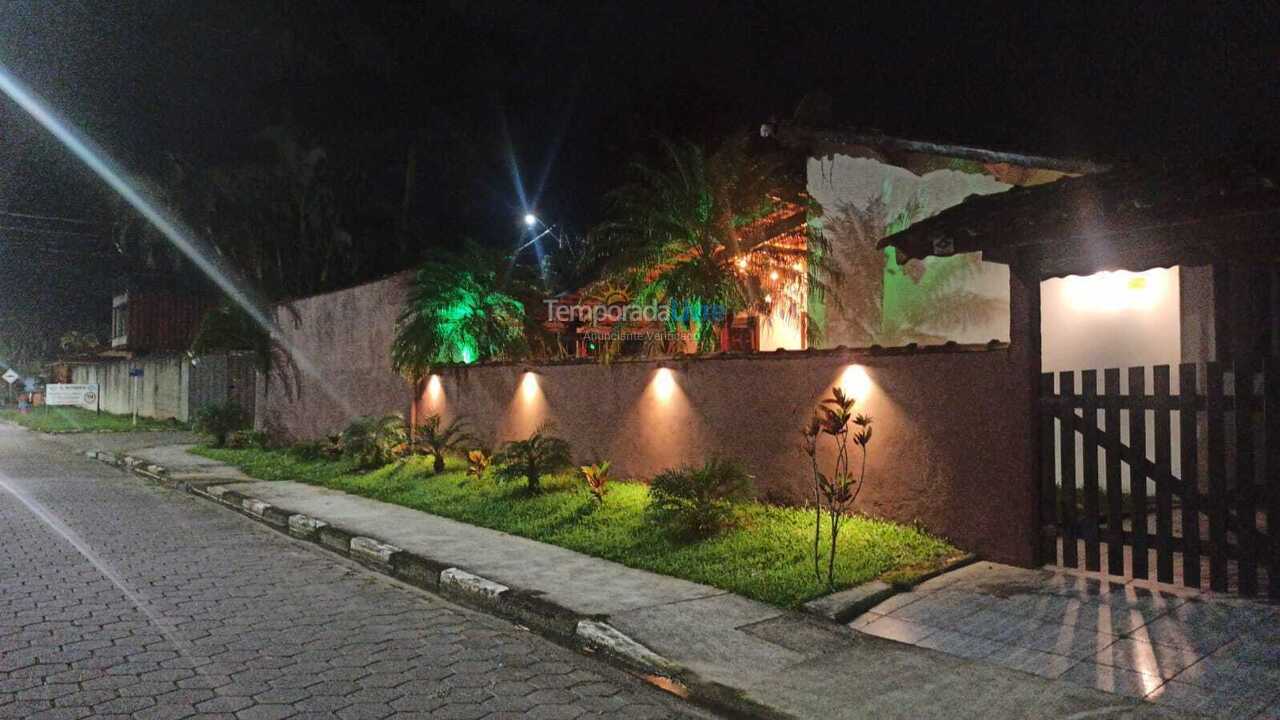 Casa para aluguel de temporada em Caraguatatuba (Massaguaçu)