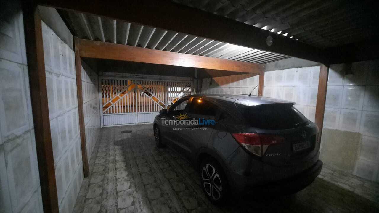 Casa para aluguel de temporada em Praia Grande (Balneário Maracanã)