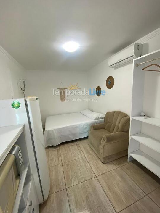 Apartamento para aluguel de temporada em Bombinhas (Praia de Quatro Ilhas)