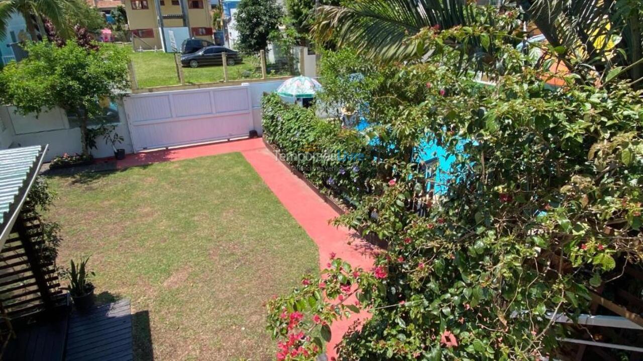 Apartamento para aluguel de temporada em Bombinhas (Praia de Quatro Ilhas)