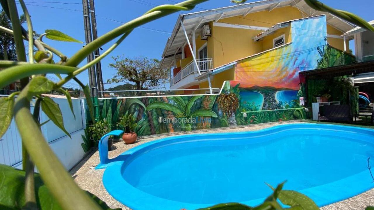 Apartamento para aluguel de temporada em Bombinhas (Praia de Quatro Ilhas)