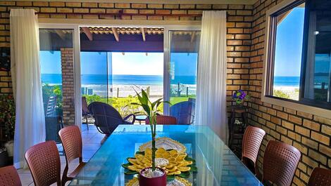 House facing the sea on Mariscal Beach