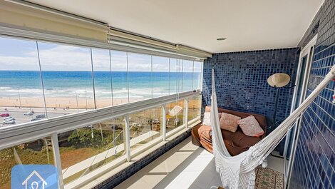 Apartamento com Incrível Vista Mar em Armação