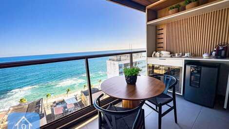 Apartamento de luxo na Barra com vista mar