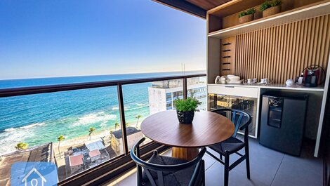 Apartamento de luxo na Barra com vista mar