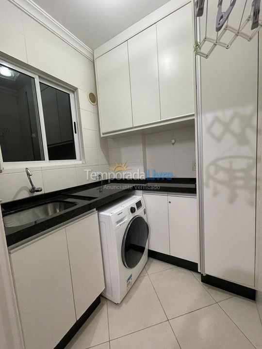 Apartamento para aluguel de temporada em Itapema (Meia Praia)