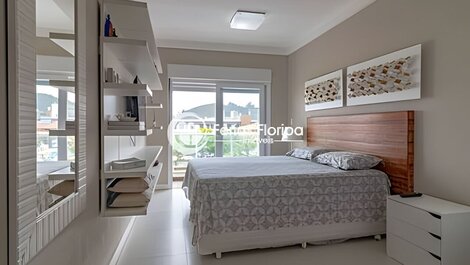 Stunning sea view from this beautiful apartment at Island Resort
