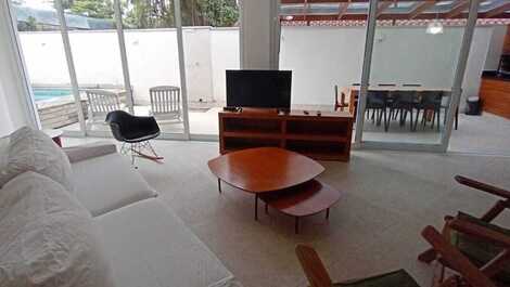 House in condominium facing the sea in Barra do Una - New Year's Eve