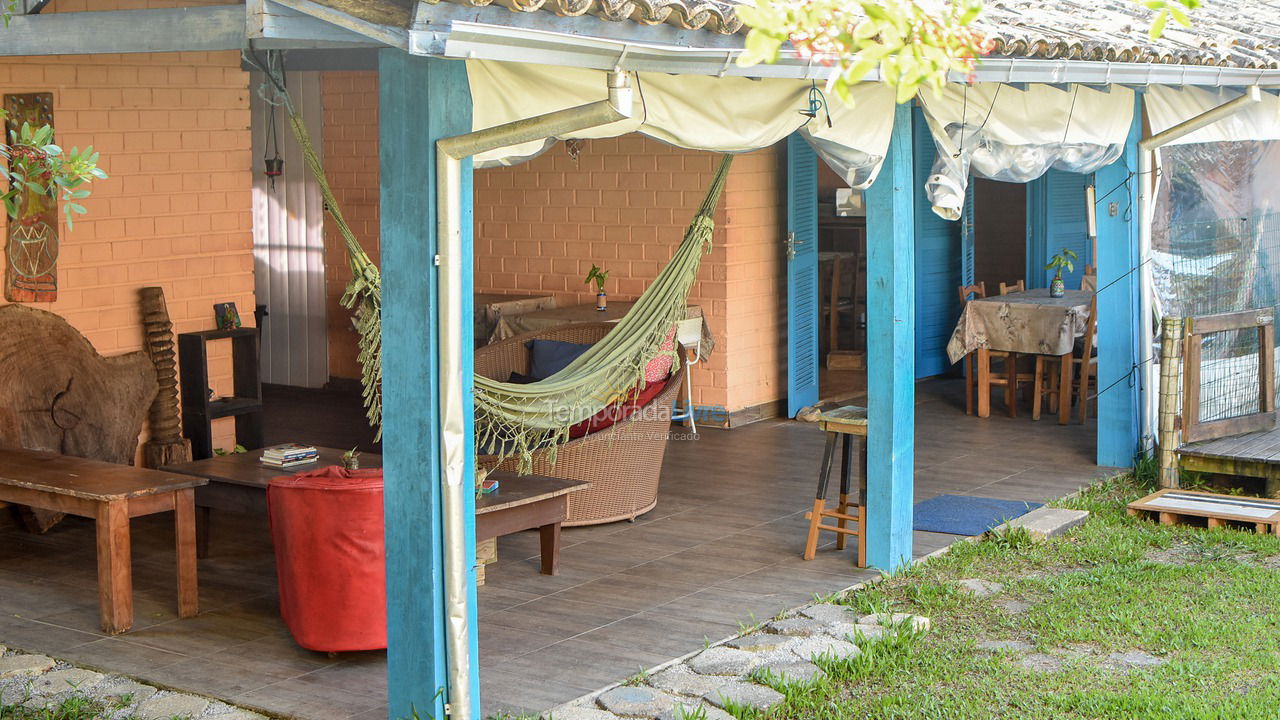 Casa para alquiler de vacaciones em Garopaba (Praia da Ferrugem)