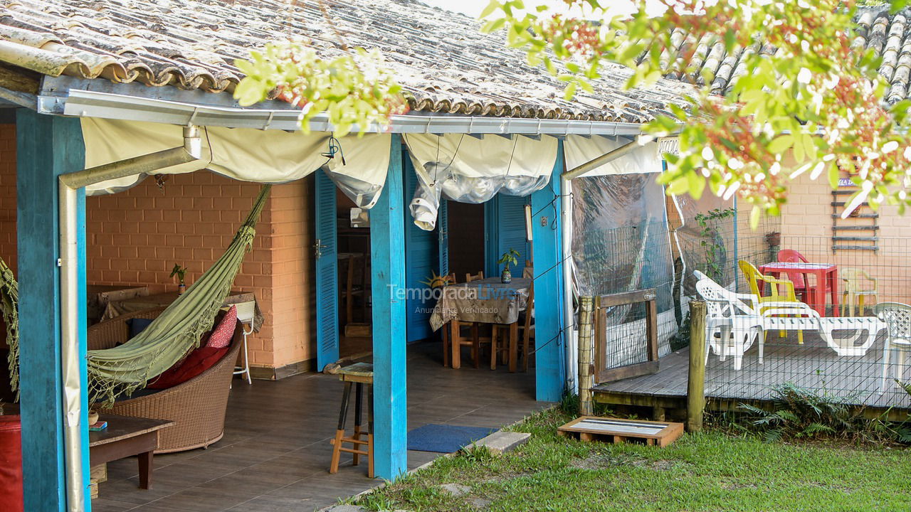 Casa para alquiler de vacaciones em Garopaba (Praia da Ferrugem)