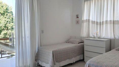 Quarto superior com suite e varada