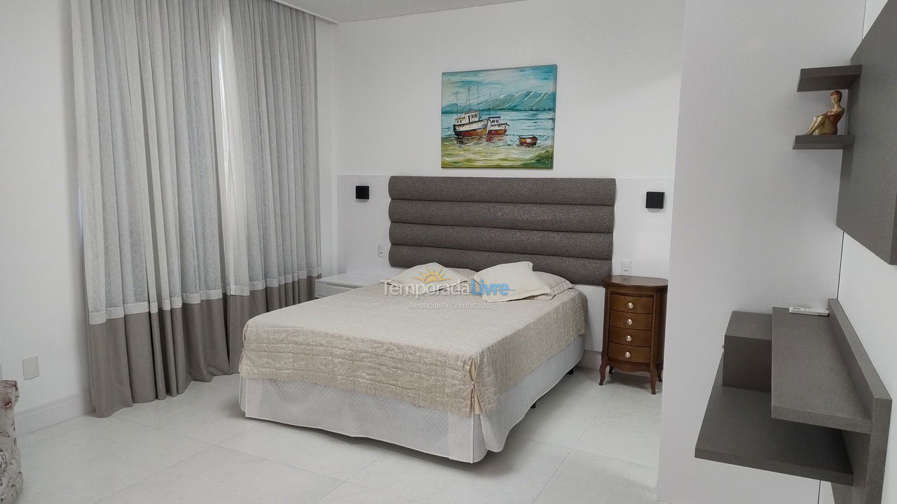 Apartment for vacation rental in Itapema (Meia Praia)