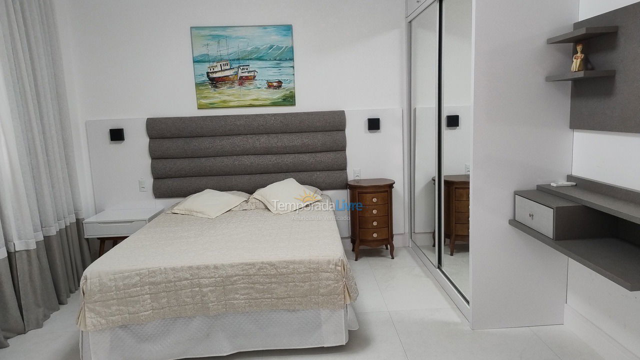 Apartment for vacation rental in Itapema (Meia Praia)