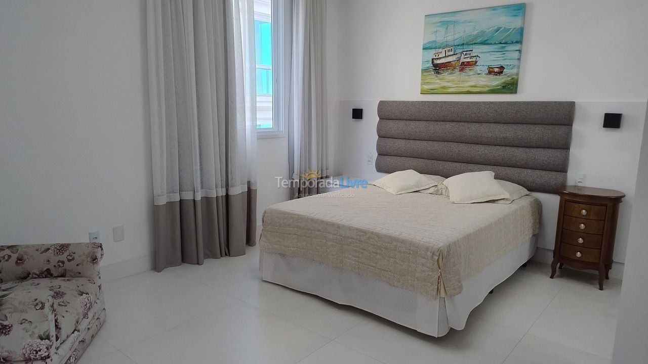 Apartment for vacation rental in Itapema (Meia Praia)