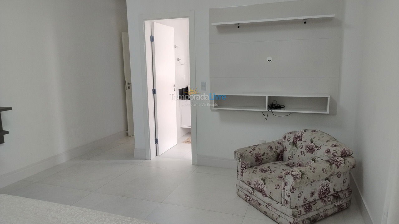 Apartment for vacation rental in Itapema (Meia Praia)